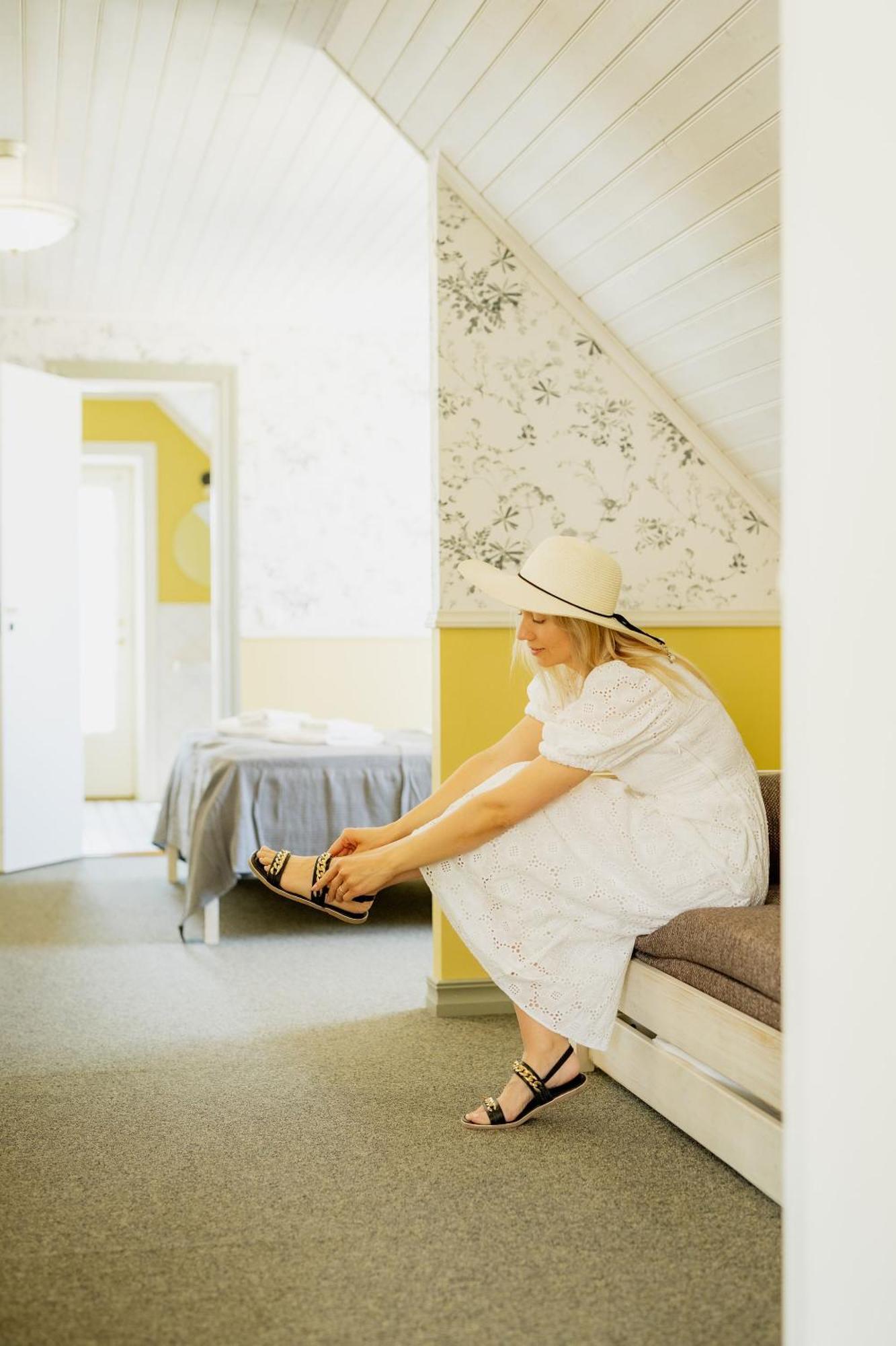Vanalinna Boutique Hotel Kuressaare Exterior photo