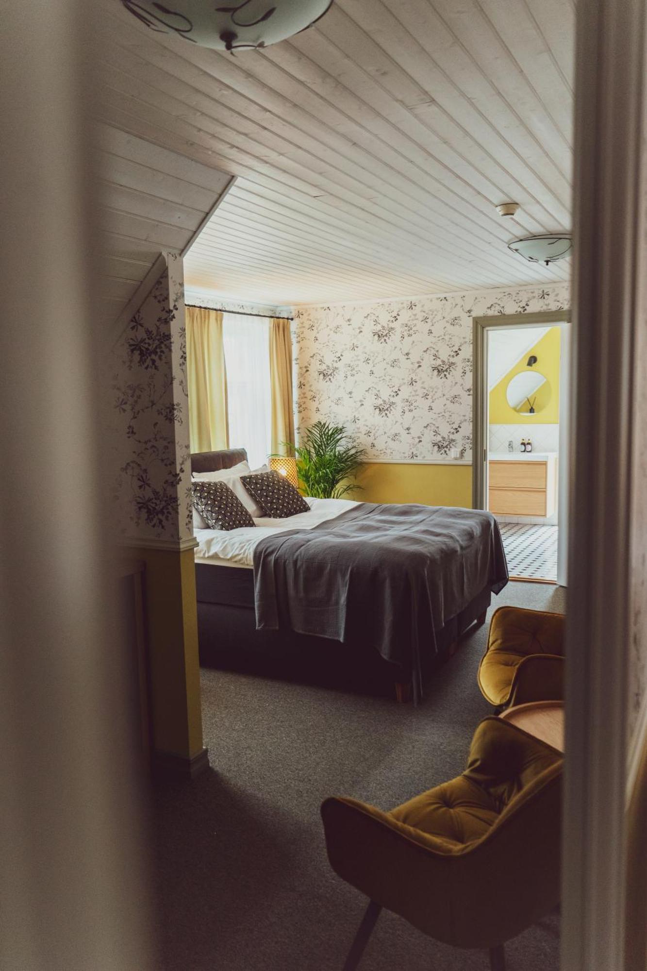 Vanalinna Boutique Hotel Kuressaare Exterior photo