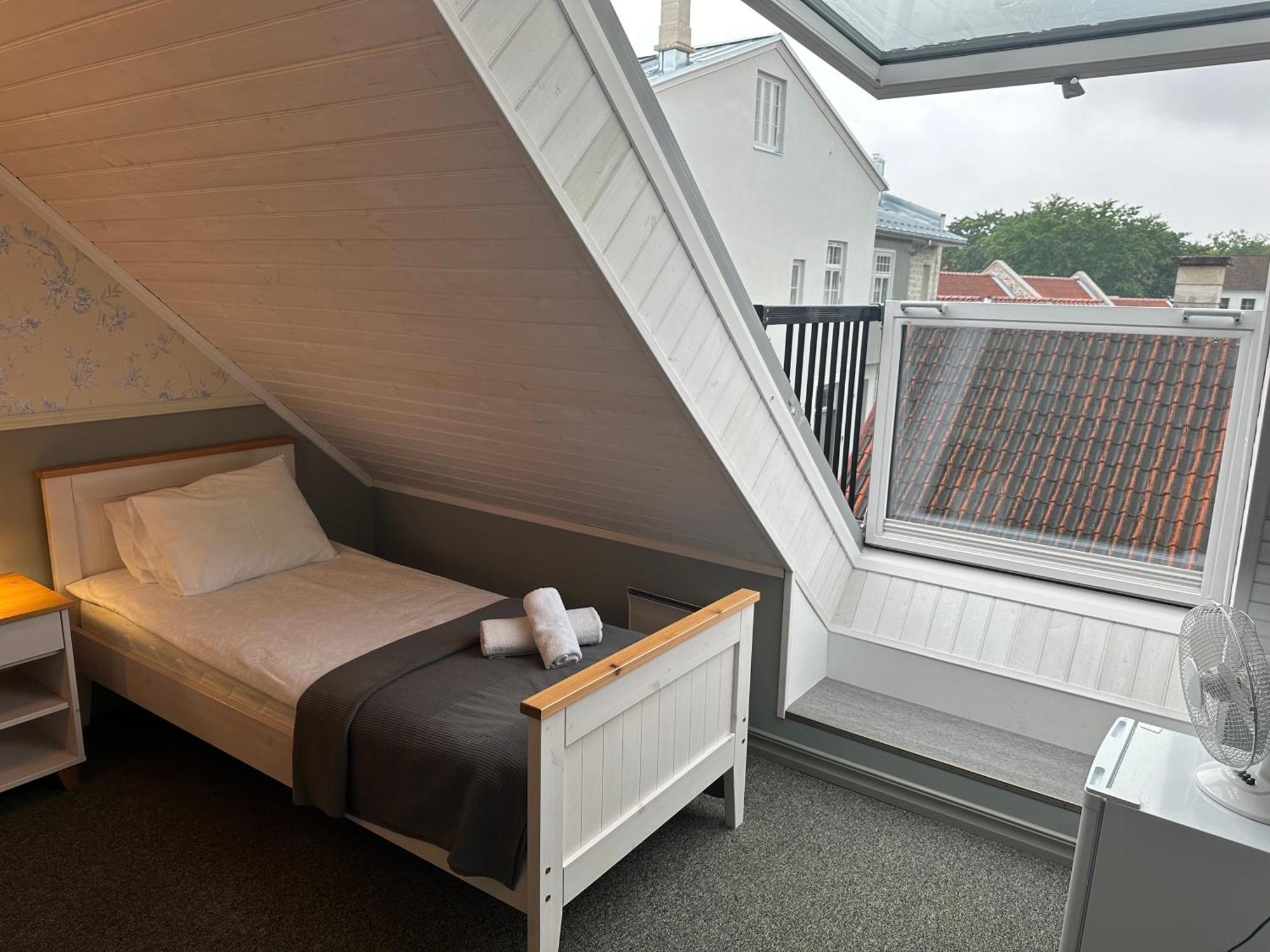Vanalinna Boutique Hotel Kuressaare Exterior photo