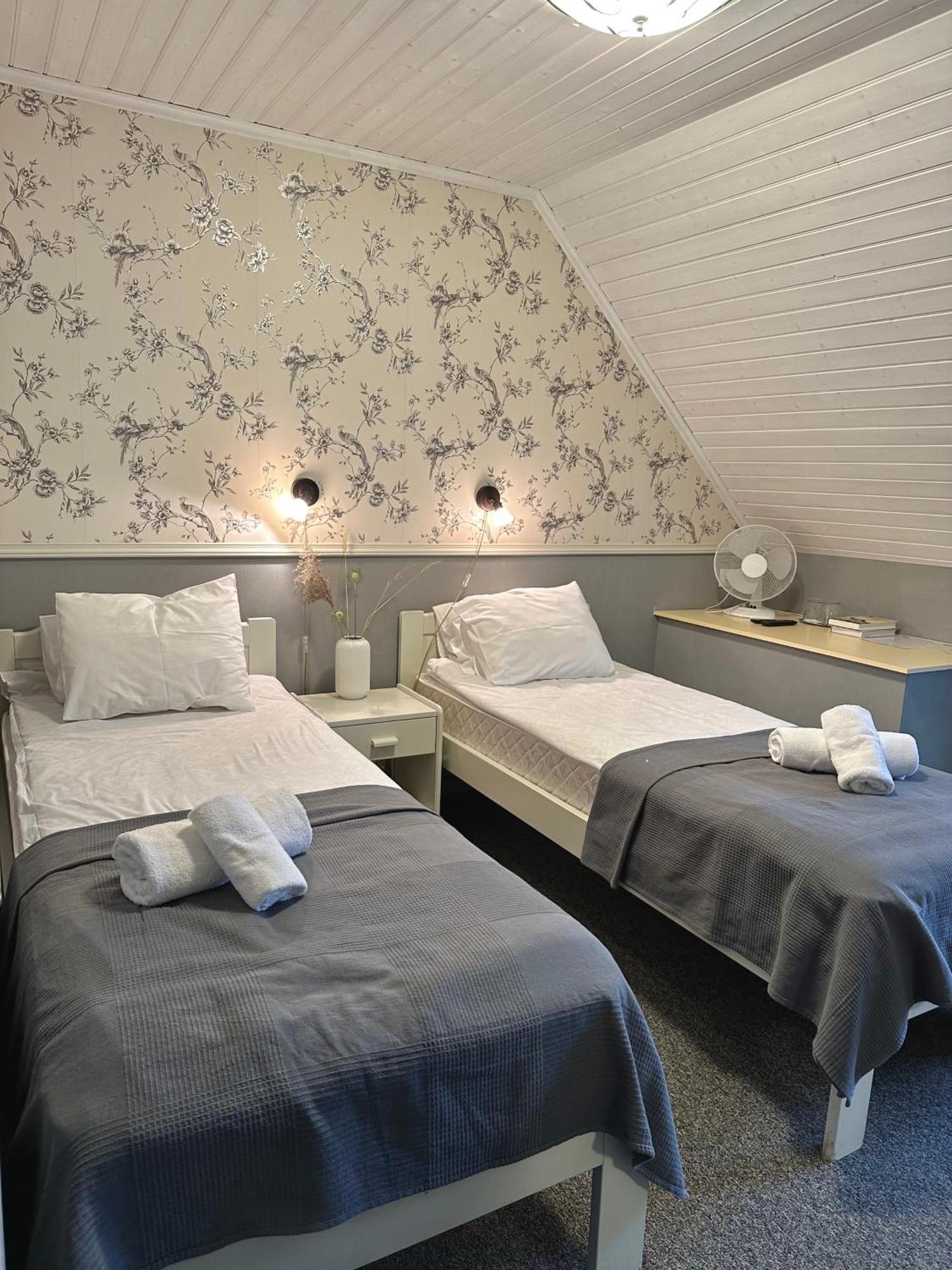 Vanalinna Boutique Hotel Kuressaare Exterior photo