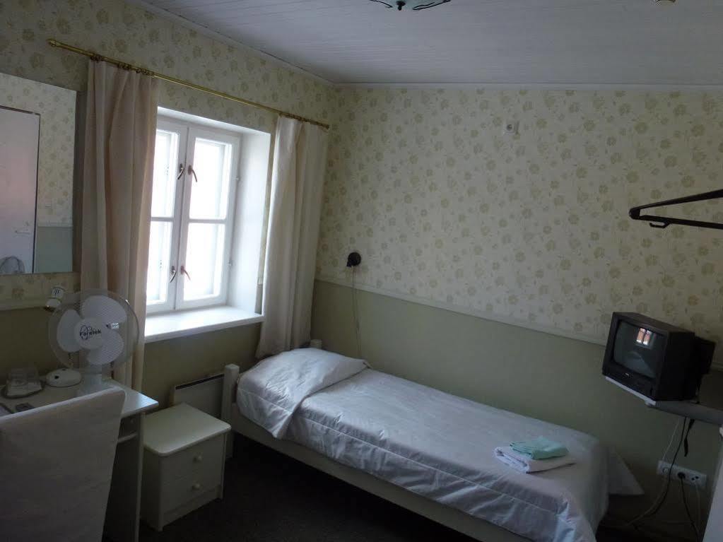 Vanalinna Boutique Hotel Kuressaare Exterior photo