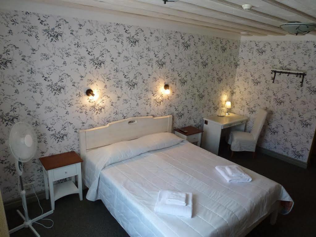 Vanalinna Boutique Hotel Kuressaare Exterior photo